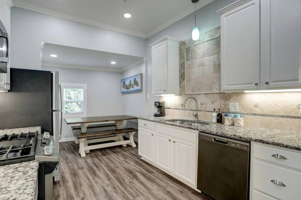 Renovated Beach Bungalow! Galveston Zewnętrze zdjęcie