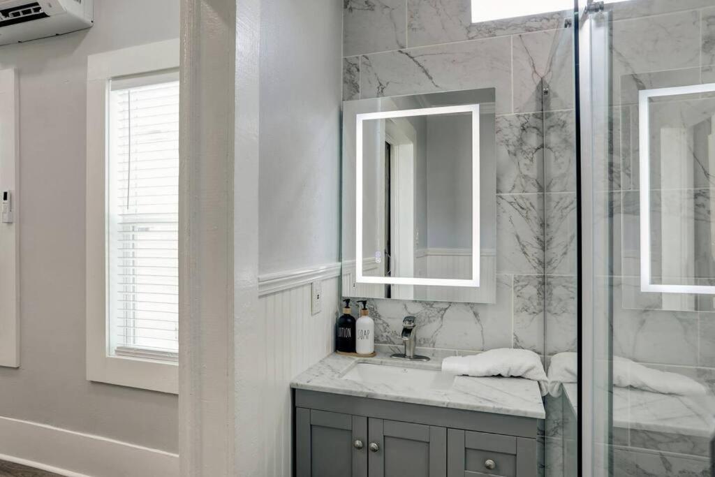 Renovated Beach Bungalow! Galveston Zewnętrze zdjęcie